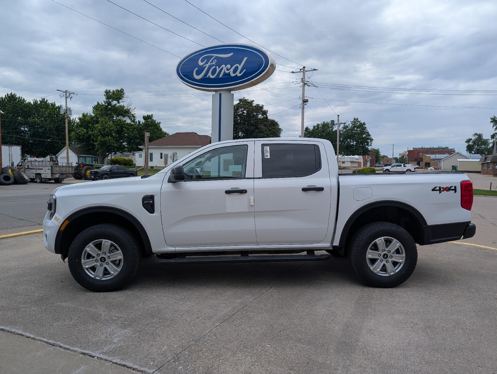 2026 Ford Ranger XL 4WD SuperCrew 5' Box in Oxford White — front three-quarter view