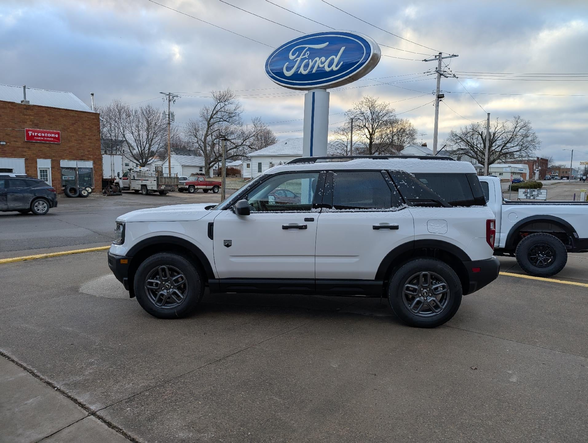 2025 Ford Bronco Sport Big Bend 4x4 in Oxford White — front three-quarter view